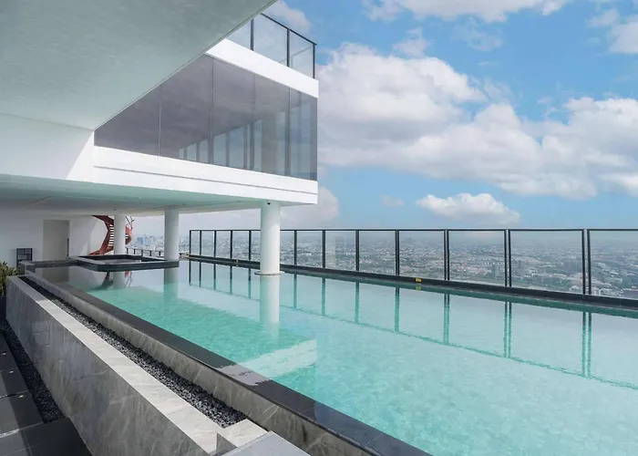 Panoramic Duplex Rama 9 Modern Infinity Pool & Gym 公寓