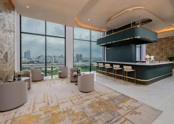 Panoramic Duplex Rama 9 Modern Infinity Pool & Gym 公寓 曼谷
